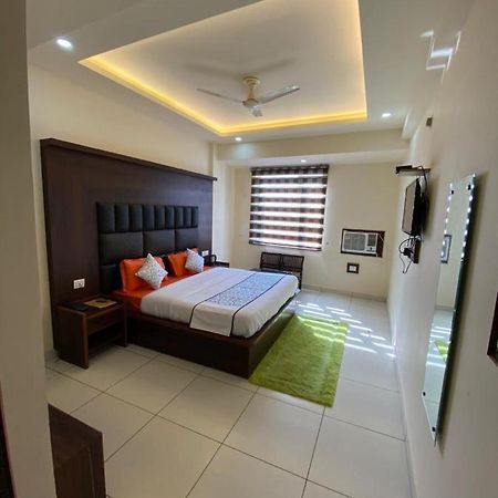 Hotel Katra Royal Stay Extérieur photo