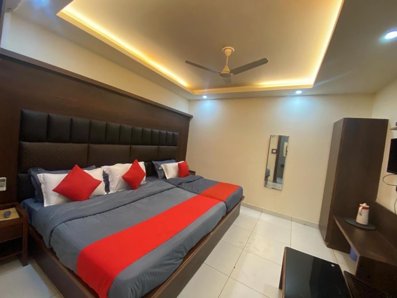 Hotel Katra Royal Stay Extérieur photo